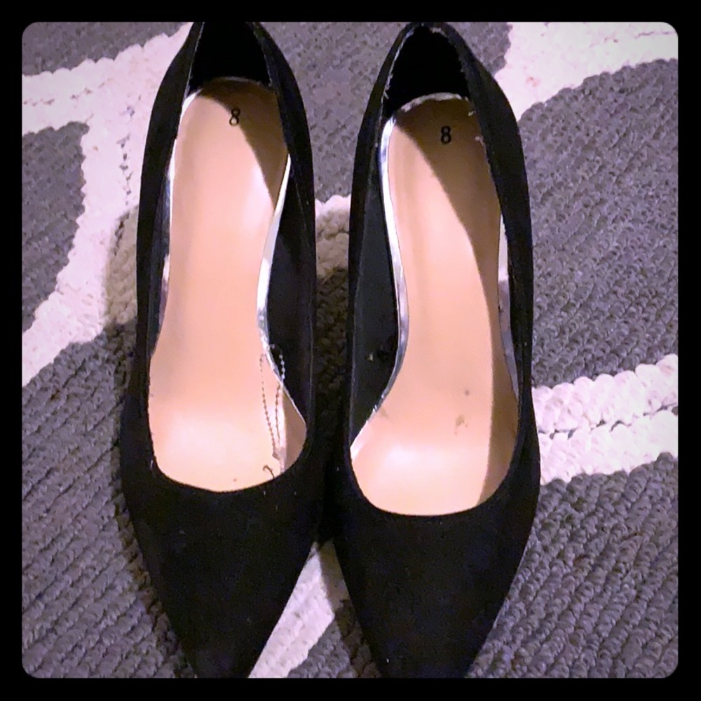 Black velvet pumps